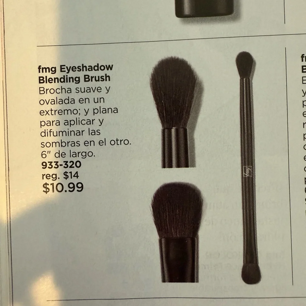 Avon Black Eyeshadow Blending Brush